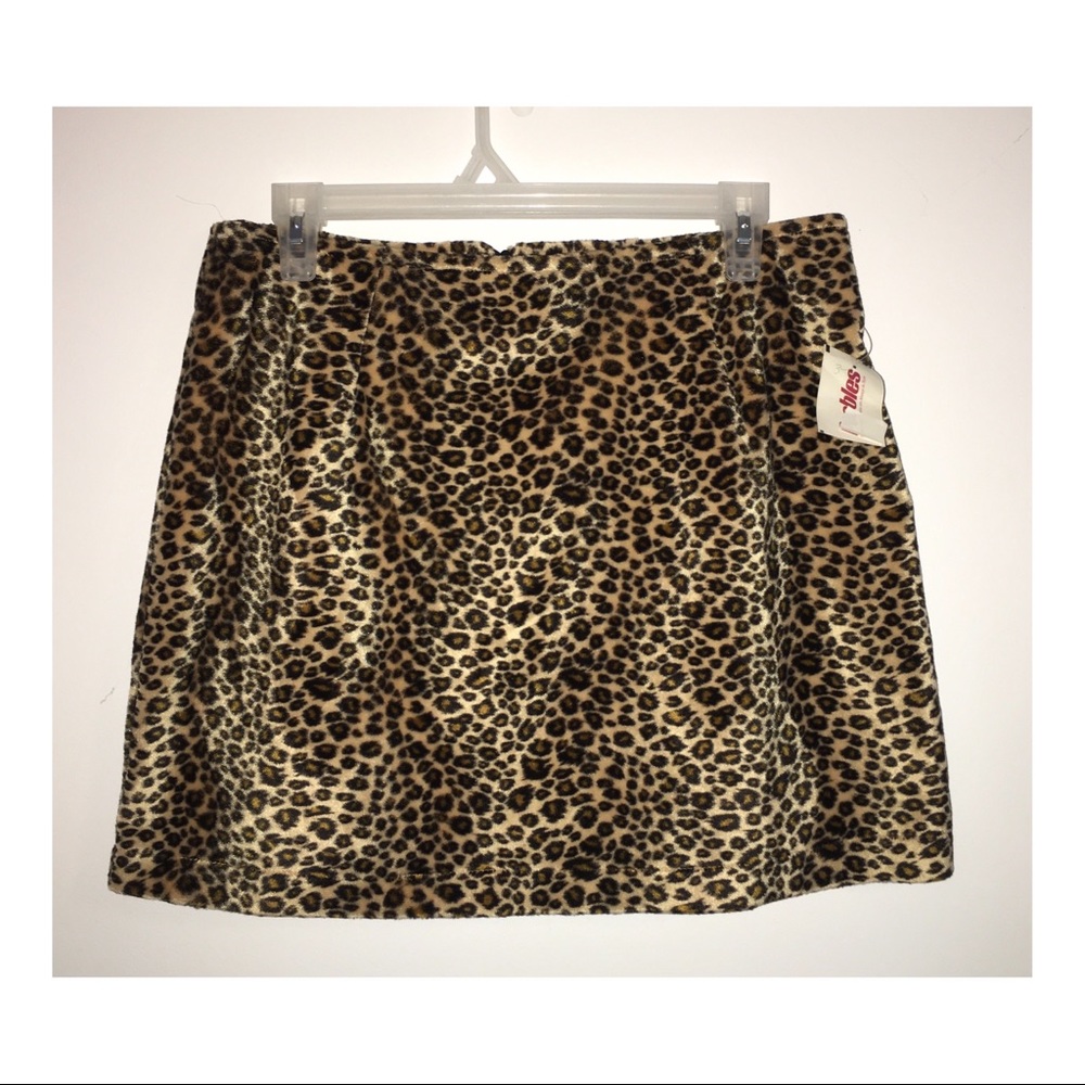 Cheetah/leopard print skirt